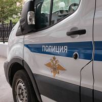 По улицам столицы региона России разбросали начиненные рыболовными крючками сосиски