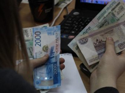 Россиянам от 18 лет автоматически зачислят на карту 52 тысячи рублей: заявление можно подписать уже с 28 марта