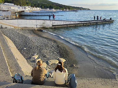 Друзья решили отдохнуть на море за чужой счет, но прогадали