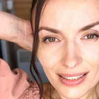 От этих «глаз» у нас мурашки. Грановская в боди запечатлела себя в поле