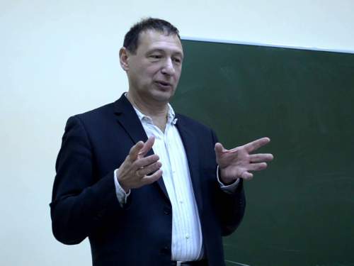 Социолога Кагарлицкого* приговорили к штрафу и освободили в зале суда Социолога Кагарлицкого* приговорили к штрафу и освободили в зале суда
