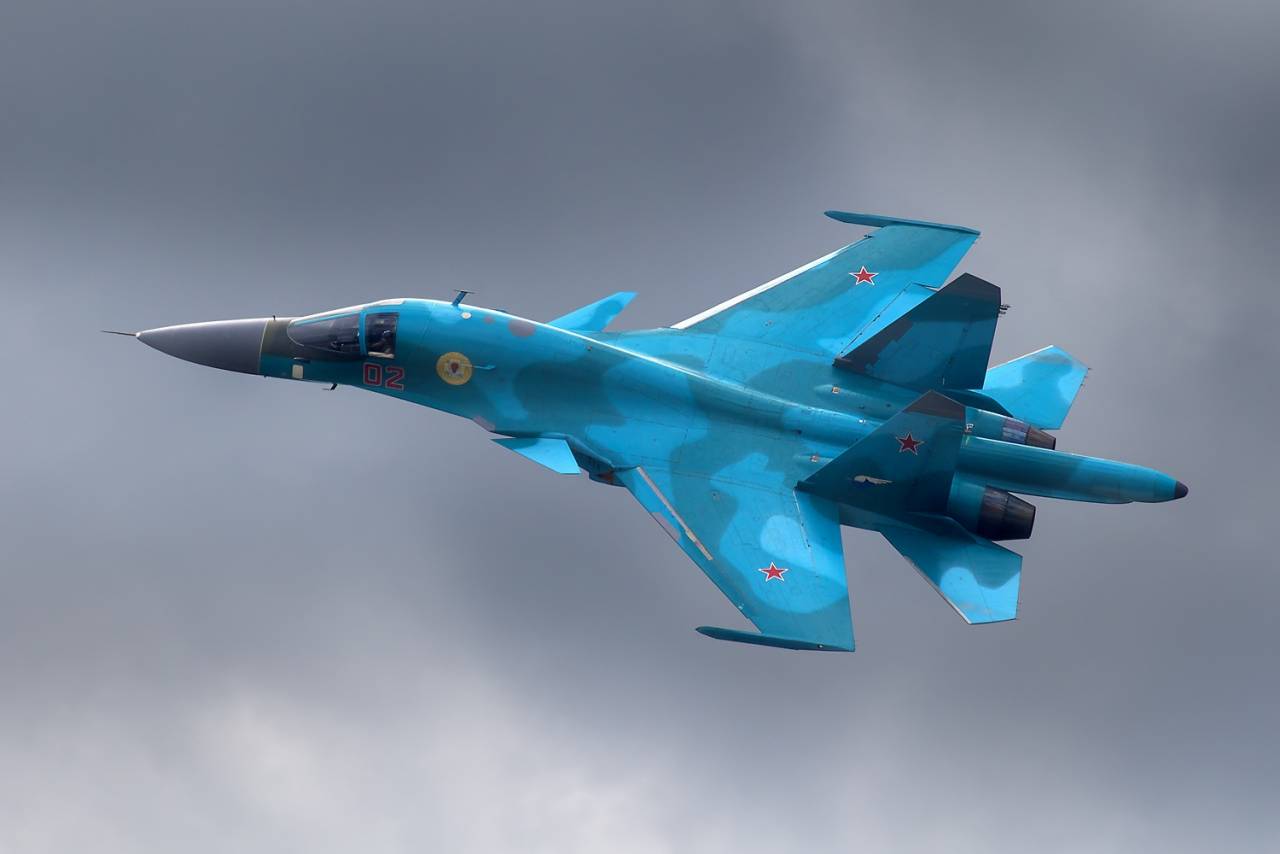 Опубликованы кадры работы Су-34 с небольшой высоты Опубликованы кадры работы Су-34 с небольшой высоты