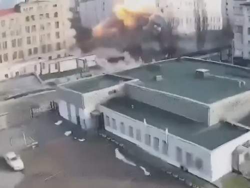 В Киеве, Житомирской и Хмельницкой областях прогремели взрывы В Киеве, Житомирской и Хмельницкой областях прогремели взрывы