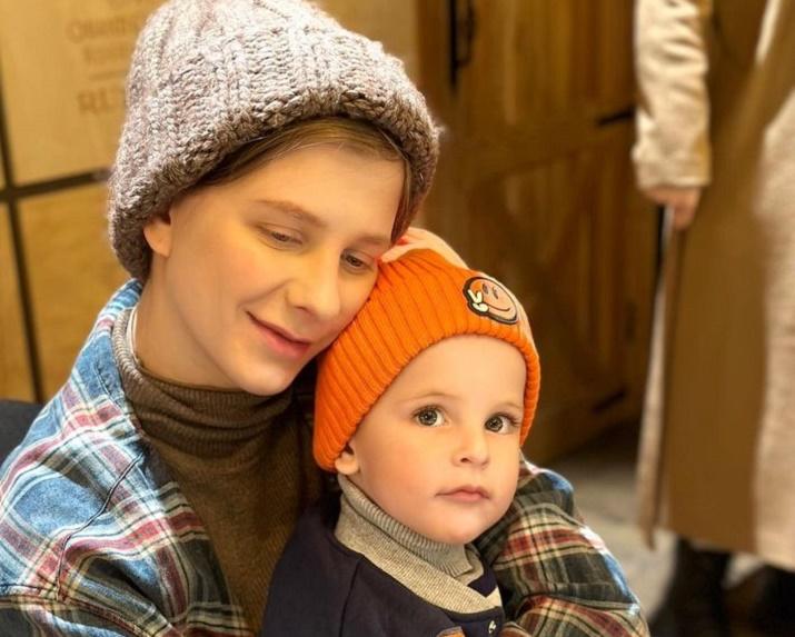 Арзамасова отдала кроху-сына в спортивную секцию Арзамасова отдала кроху-сына в спортивную секцию