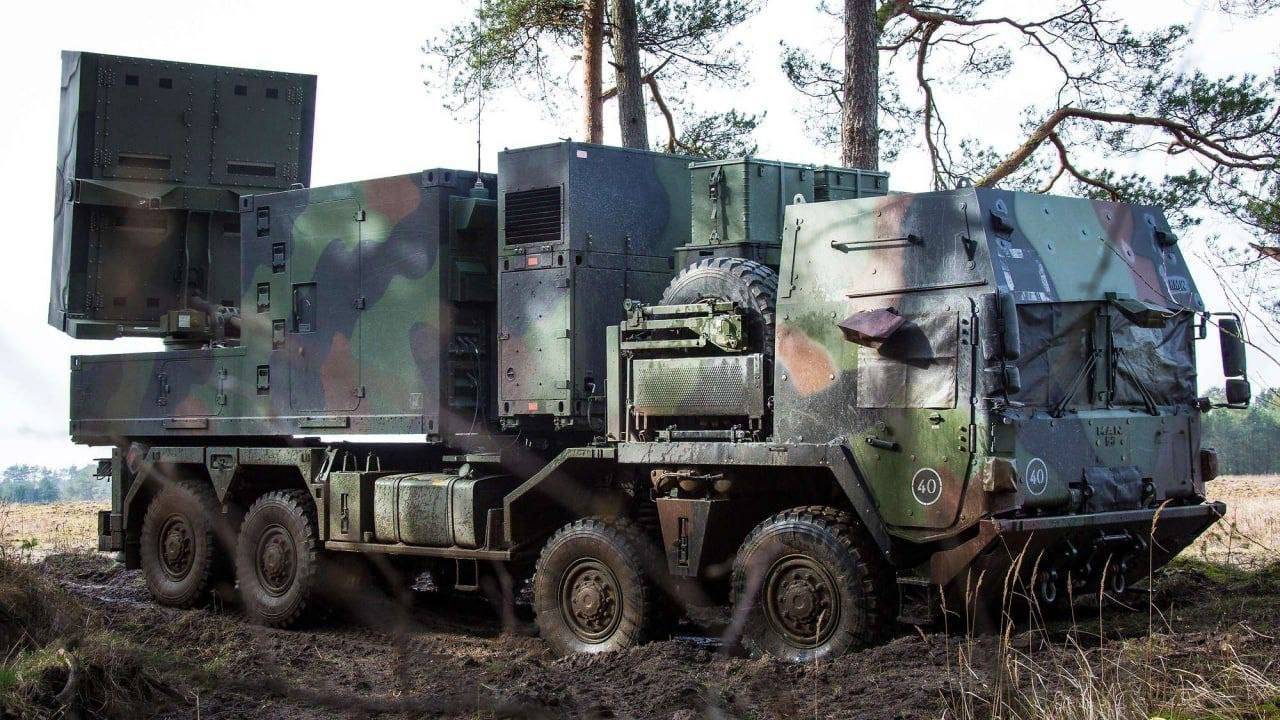 РСЗО «Торнадо-С» уничтожила позиции многофункциональных РЛС AN/MPQ-64F1 Sentinel РСЗО «Торнадо-С» уничтожила позиции многофункциональных РЛС AN/MPQ-64F1 Sentinel