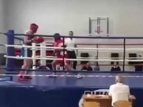 На Урале 14-летний боксер умер на соревнованиях после удара в печень (ВИДЕО)