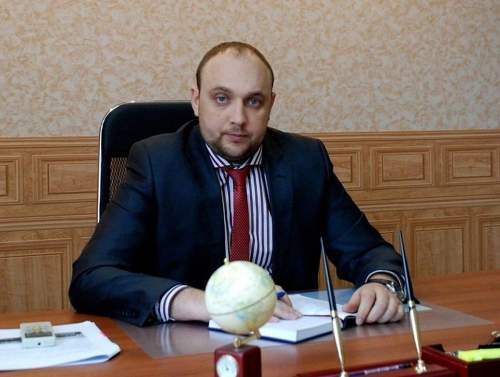 Замминистра транспорта Подмосковья избили на концерте Басты в элитном клубе (ВИДЕО) Замминистра транспорта Подмосковья избили на концерте Басты в элитном клубе (ВИДЕО)