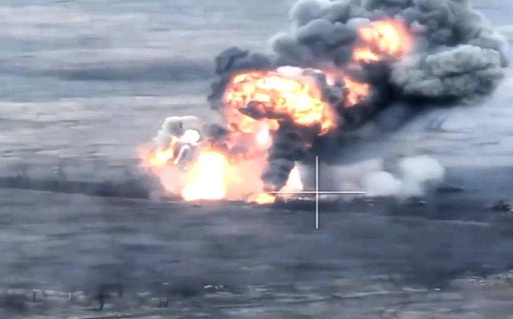 «Расщепился на атомы»: украинский Т-72М1 эффектно подорвался под Работино «Расщепился на атомы»: украинский Т-72М1 эффектно подорвался под Работино