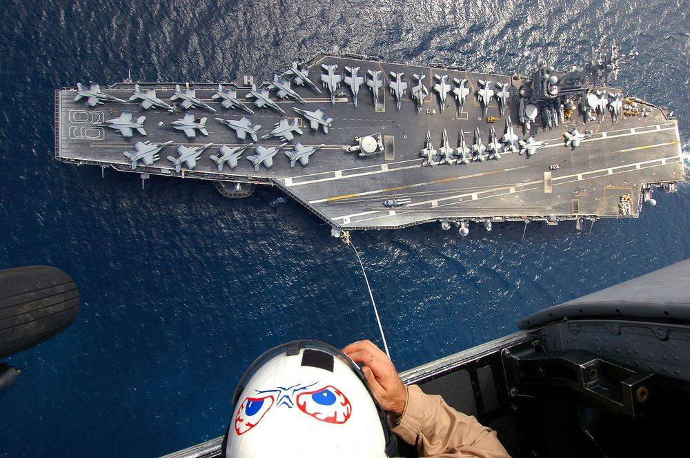 Атомный авианосец ВМС США готов к началу военной операции против хуситов Атомный авианосец ВМС США готов к началу военной операции против хуситов