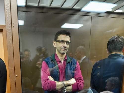 Суд приговорил экс-министра Абызова к 12 годам колонии строгого режима Суд приговорил экс-министра Абызова к 12 годам колонии строгого режима
