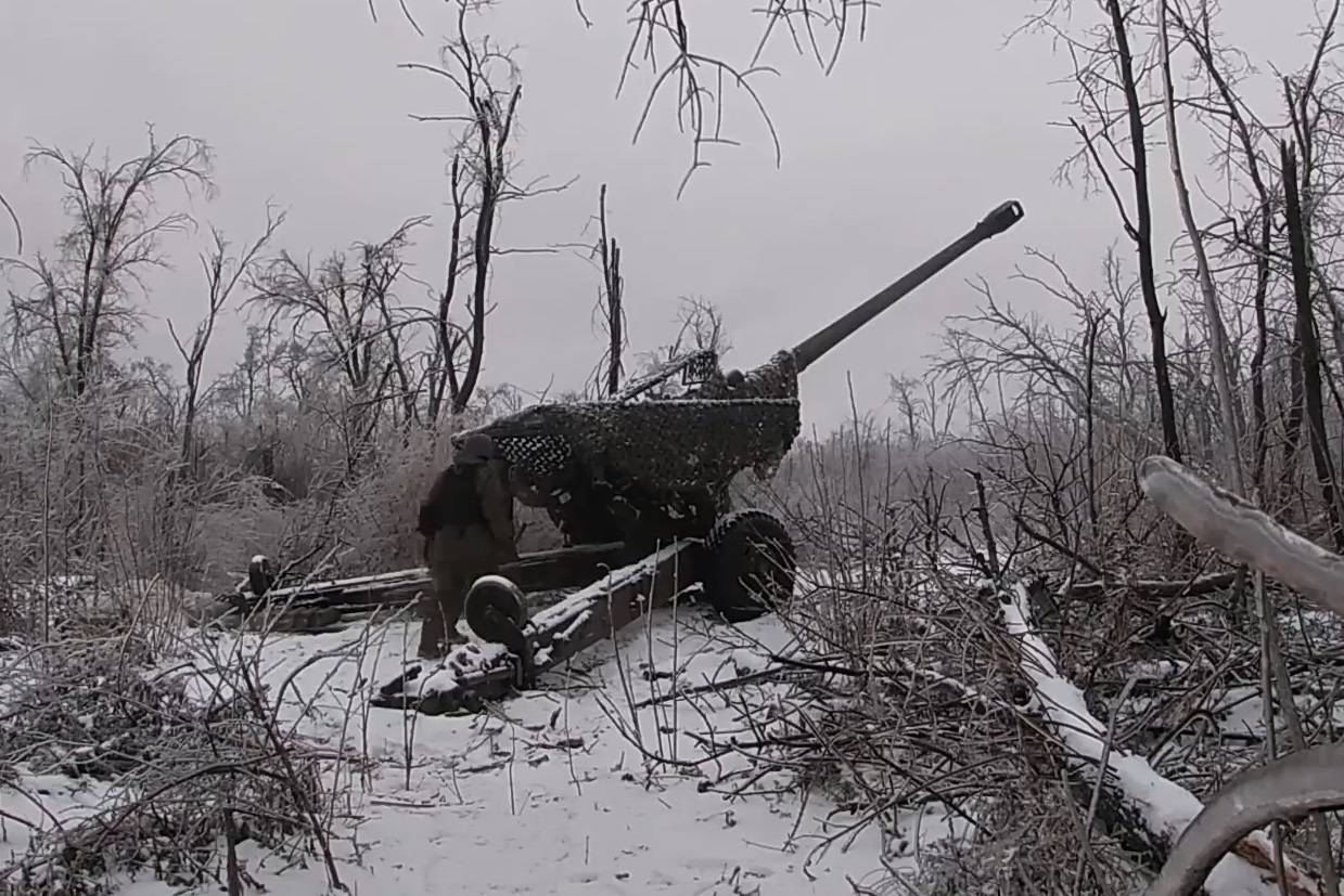 Военкор: ВСУ получили приказ Киева не сдавать Авдеевку до 1 января