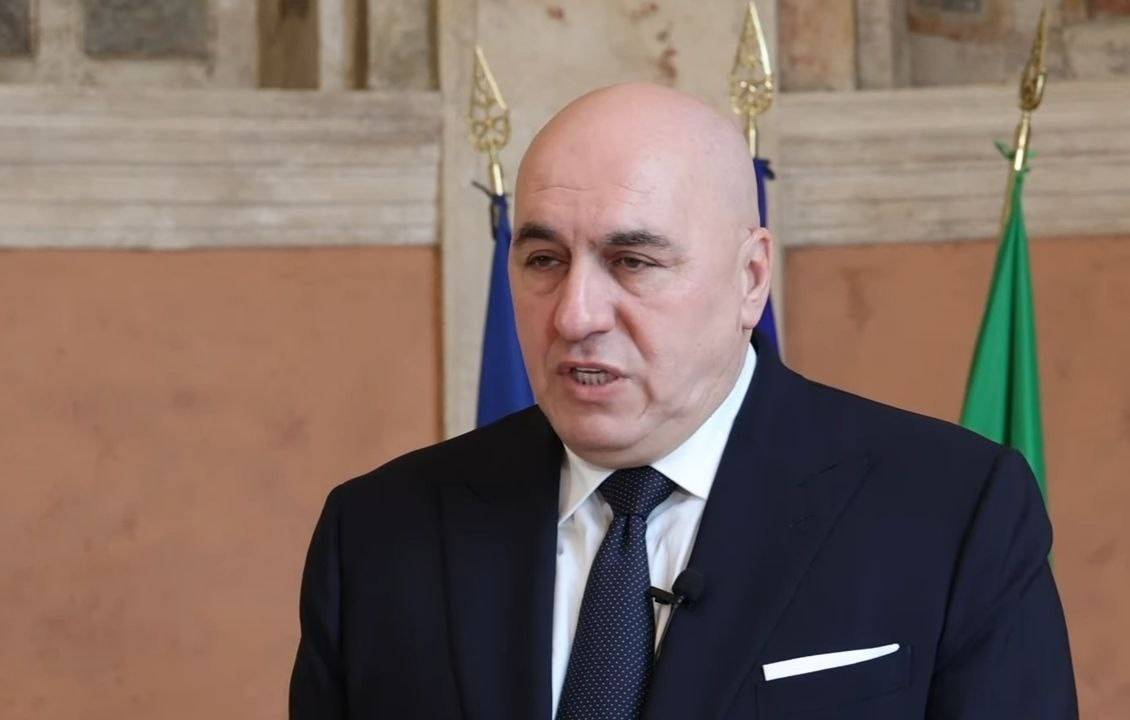 Министр обороны Италии выступил за политическое решение конфликта на Украине