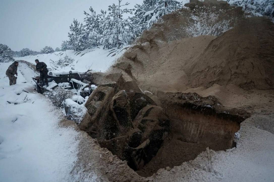 ВСУ строят две новых линии обороны от Полесья до Харькова ВСУ строят две новых линии обороны от Полесья до Харькова