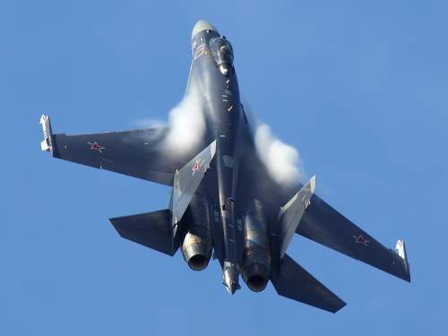 Истребитель Су — 35 отогнал от бомбардировщиков ВС РФ самолеты ВСУ