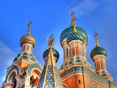Священники посоветовали провести новогоднюю ночь в кругу семьи за постным столом