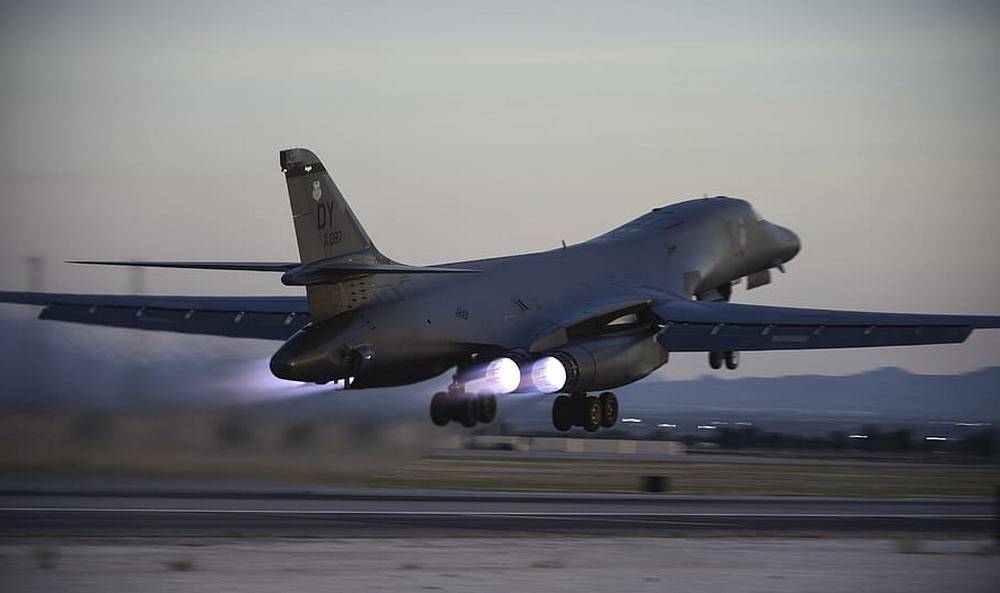 В США разбился стратегический бомбардировщик B-1B Lancer за 190 млн долларов