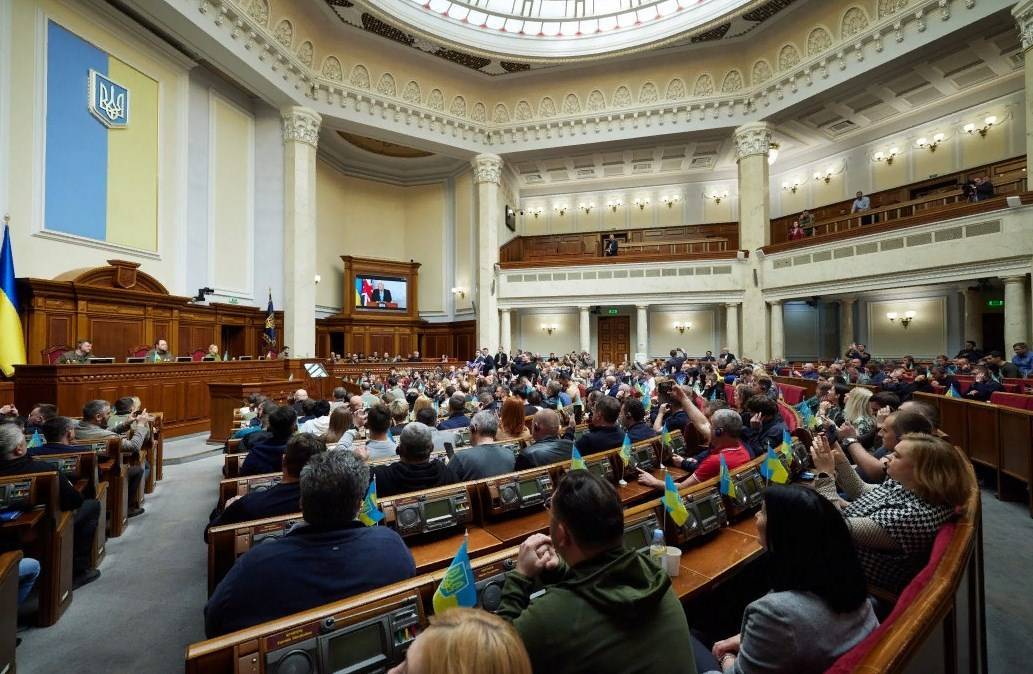 Залужный предложил украинским депутатам самим идти на фронт