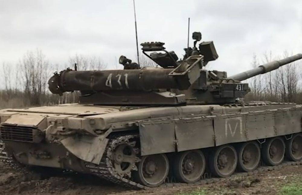 Military Watch: российские Т-80БВМ чувствуют себя в зимней грязи гораздо лучше, чем немецкие «Леопарды» ВСУ