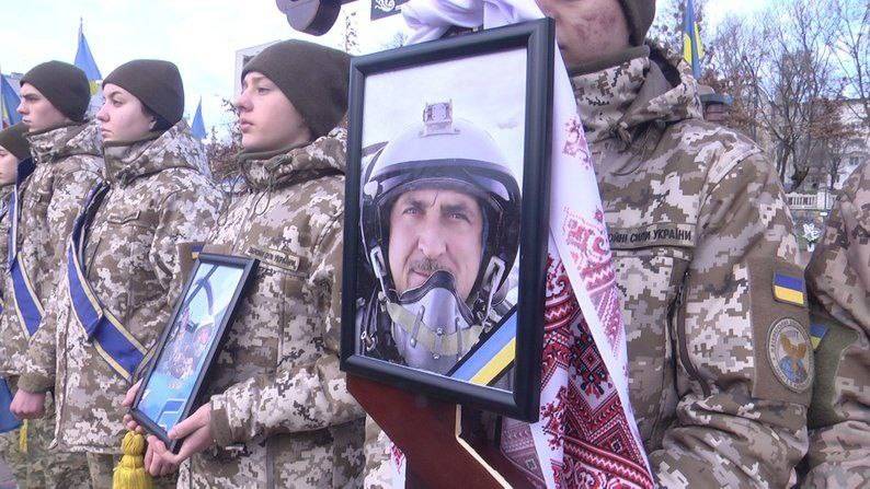 Украина хоронит последних пилотов своих ВВС Украина хоронит последних пилотов своих ВВС