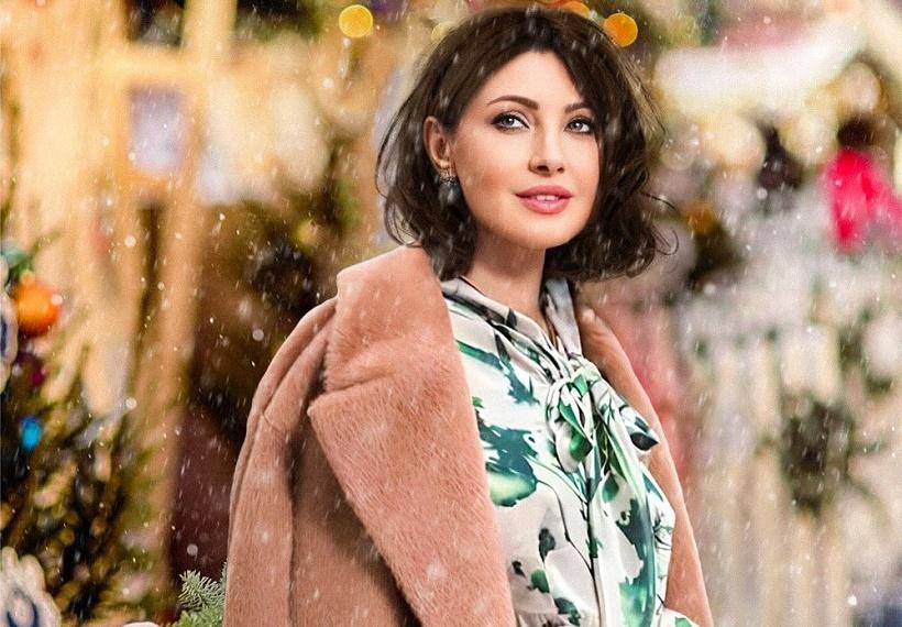 Макеева встала на колени и поцеловала руку Дружининой