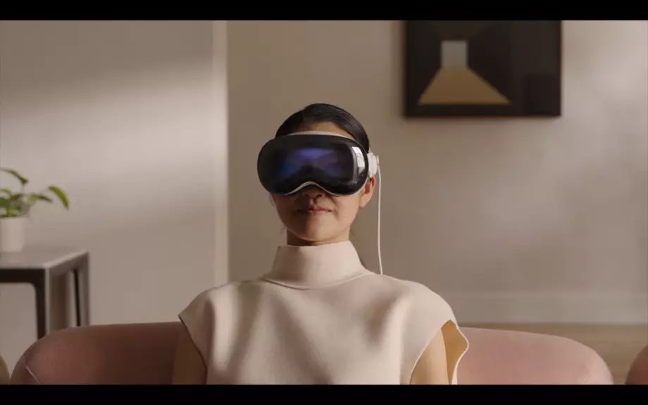 Компания Apple начнет продажу гарнитуры Vision Pro в феврале