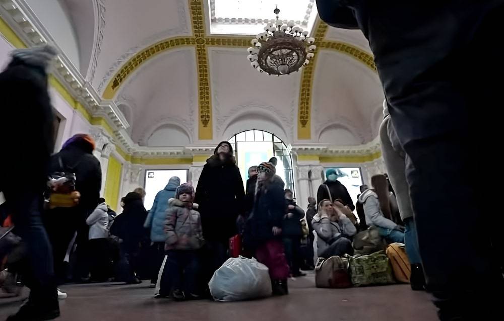 Польша намерена выживать украинских беженцев с территории страны Польша намерена выживать украинских беженцев с территории страны