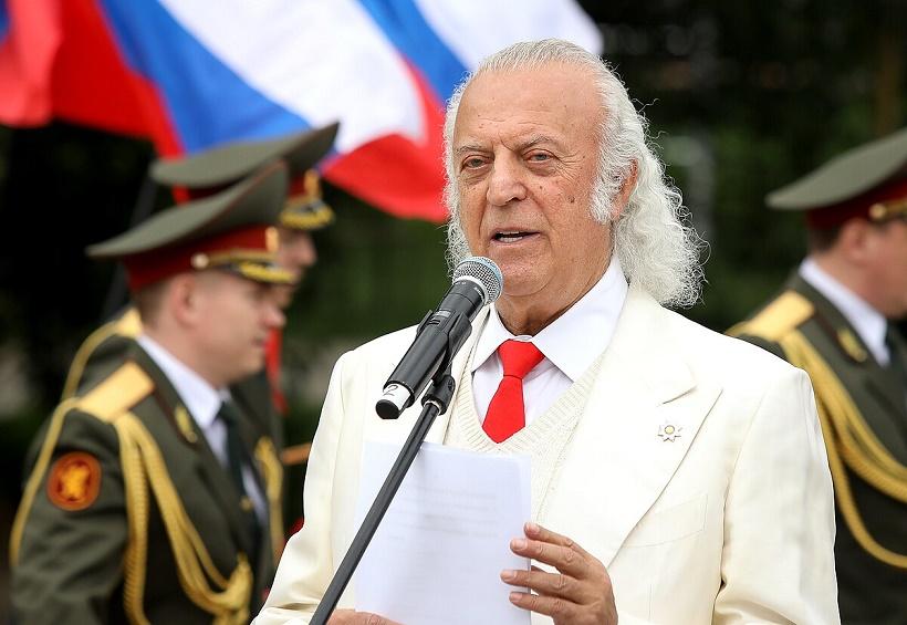 Резник пристыдил Вайкуле за игнорирование 88-летия Паулса Резник пристыдил Вайкуле за игнорирование 88-летия Паулса