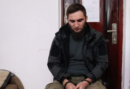 В Чечне мужчина зарезал муллу на глазах его ребенка, записав расправу на видео (ФОТО, ВИДЕО)