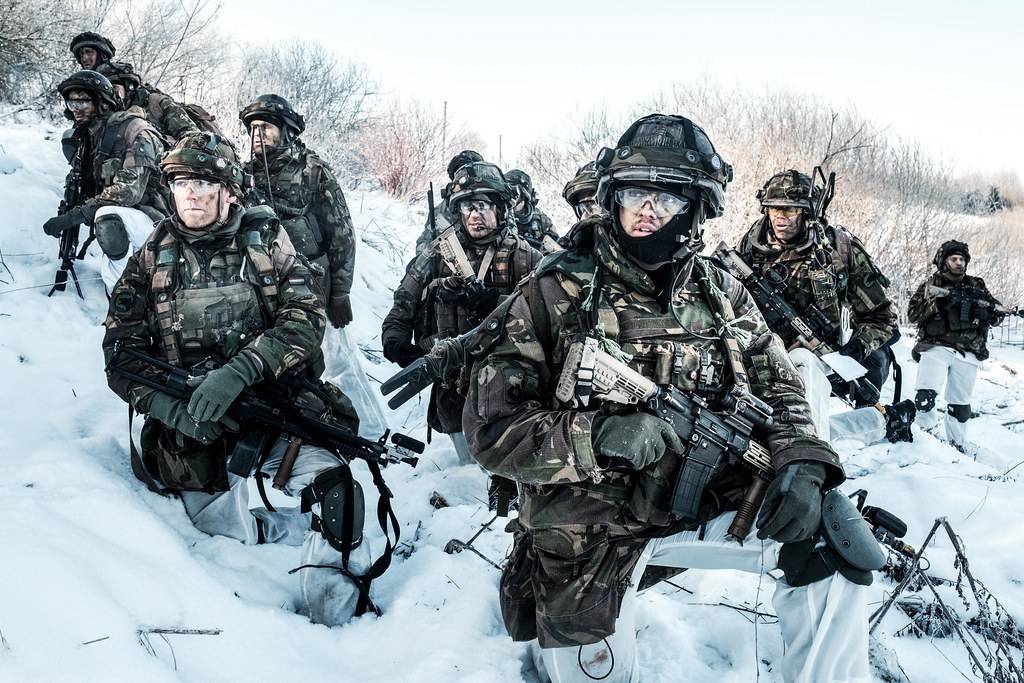 В военные приготовления НАТО в Европе вовлекается все больше сил