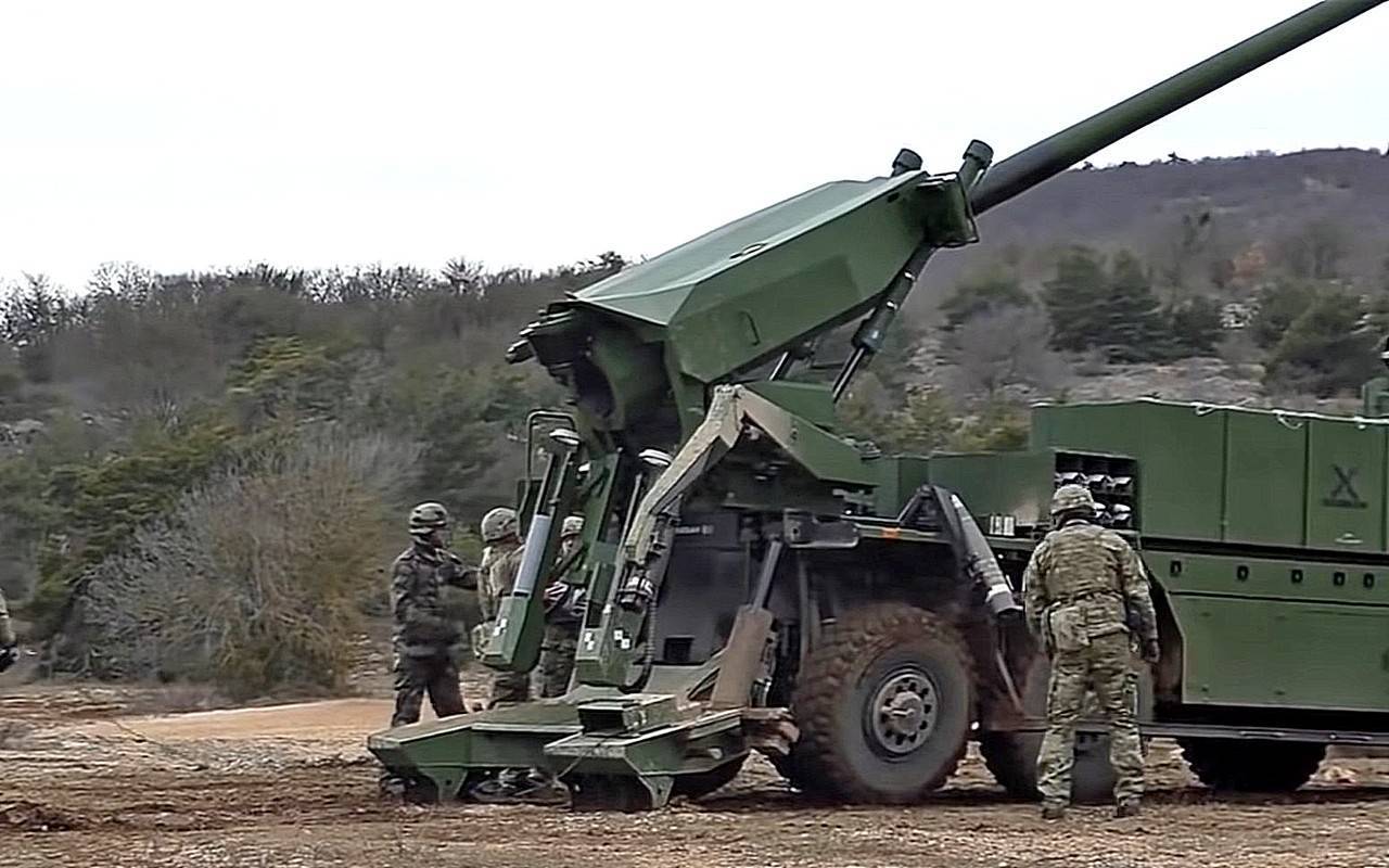 Париж изготовит для Зеленского 80 самоходные гаубиц Caesar