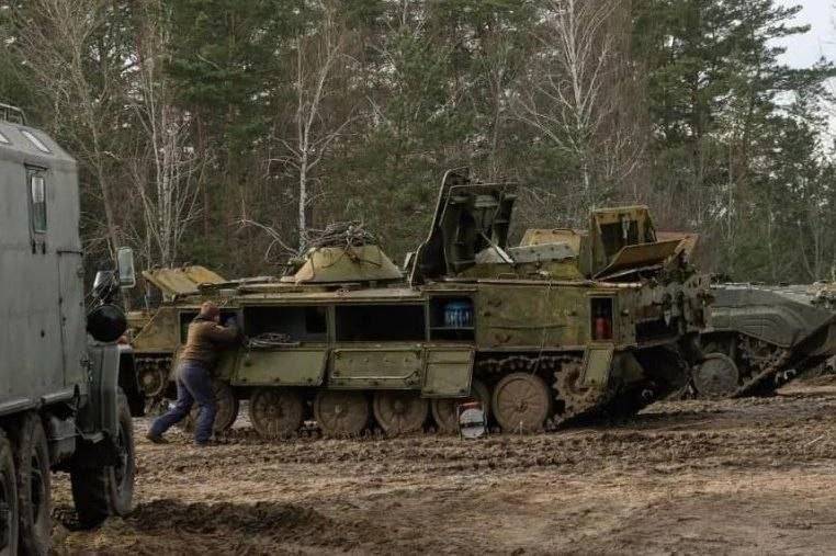 ВСУ переделывают пусковые установки ЗРК «Куб-М3» в ремонтно-эвакуационные машины ВСУ переделывают пусковые установки ЗРК «Куб-М3» в ремонтно-эвакуационные машины