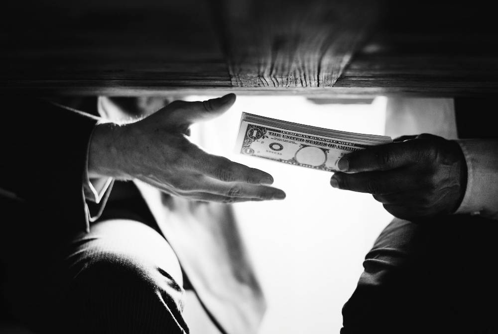 Bloomberg: гиганты Gunvor, Vitol и Trafigura занимались коррупцией и дачей взяток по всему миру