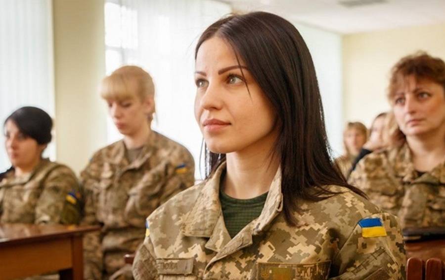 Украинок призвали записываться в ВСУ для похудения Украинок призвали записываться в ВСУ для похудения