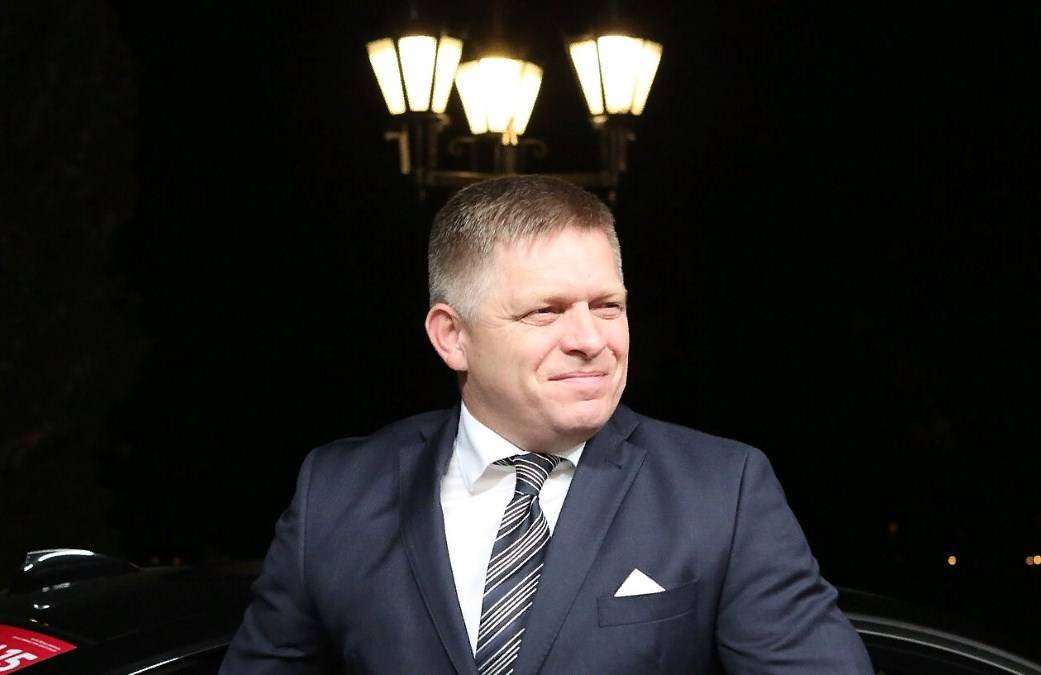 Фицо приехал на Украину лично сообщить о прекращении военной помощи