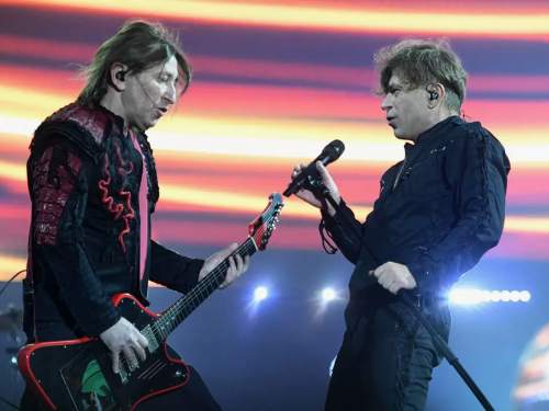 Участники группы &laquo;Би  2&raquo; провели ночь в камере за нелегальный концерт в Таиланде