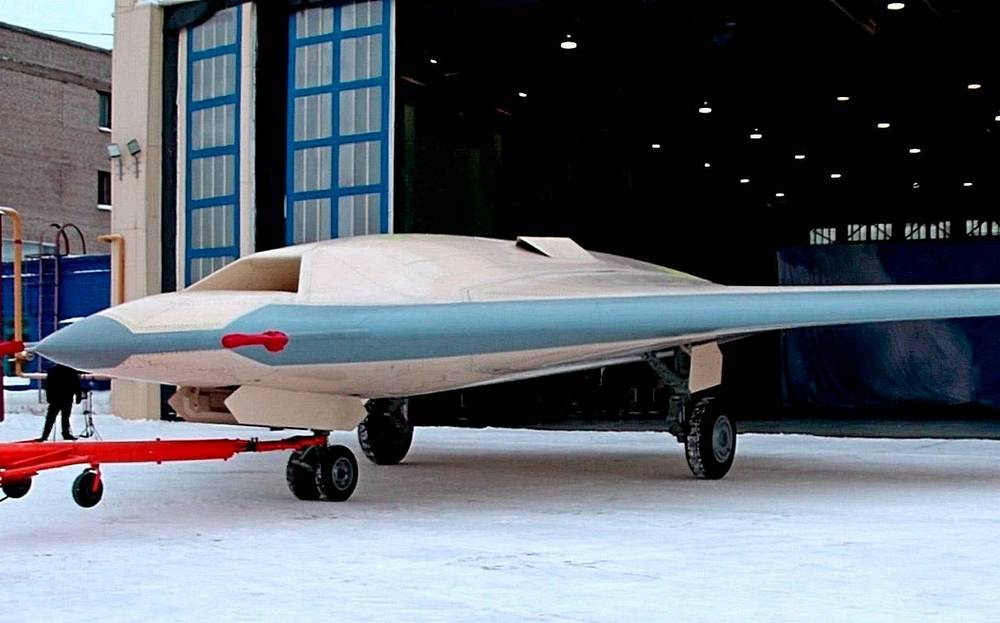 В России скоро начнется серийное производство тяжелого беспилотника С-70 «Охотник-Б» В России скоро начнется серийное производство тяжелого беспилотника С-70 «Охотник-Б»