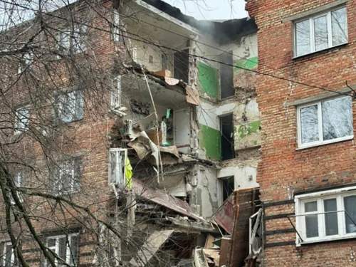 В Ростове рухнул подъезд жилого дома: момент обрушения попал на видео (ВИДЕО) В Ростове рухнул подъезд жилого дома: момент обрушения попал на видео (ВИДЕО)