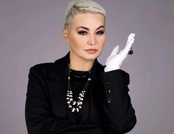 Катя Лель вспомнила, как Максим Галкин спас её на сцене с помощью шутки Катя Лель вспомнила, как Максим Галкин спас её на сцене с помощью шутки