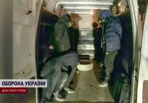 Украинцы маскируются под диких зверей, чтобы сбежать от мобилизации в Европу (ВИДЕО) Украинцы маскируются под диких зверей, чтобы сбежать от мобилизации в Европу (ВИДЕО)