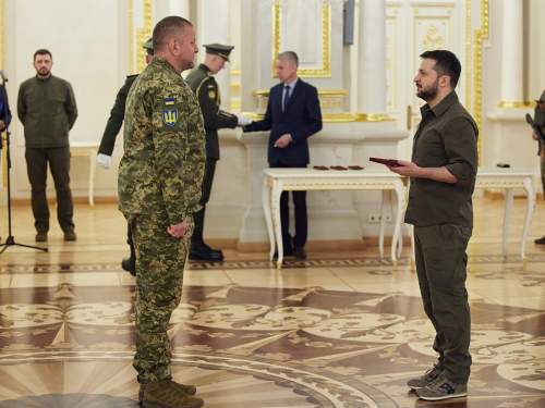 Полторашка, Сопляк, Шмыга: расшифровка прослушки Залужного слили в Сеть (ФОТО) Полторашка, Сопляк, Шмыга: расшифровка прослушки Залужного слили в Сеть (ФОТО)