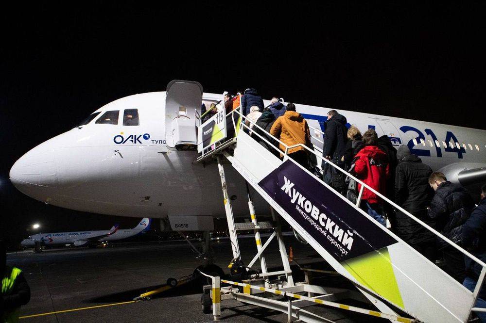 Восстановленный Ту-214 совершил свой первый пассажирский рейс Восстановленный Ту-214 совершил свой первый пассажирский рейс