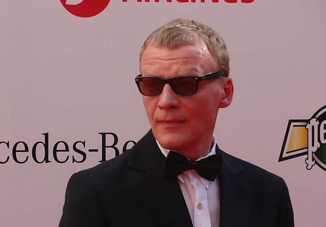 В Ярославле после жалоб решили отменить спектакль с Серебряковым и Раппопорт В Ярославле после жалоб решили отменить спектакль с Серебряковым и Раппопорт