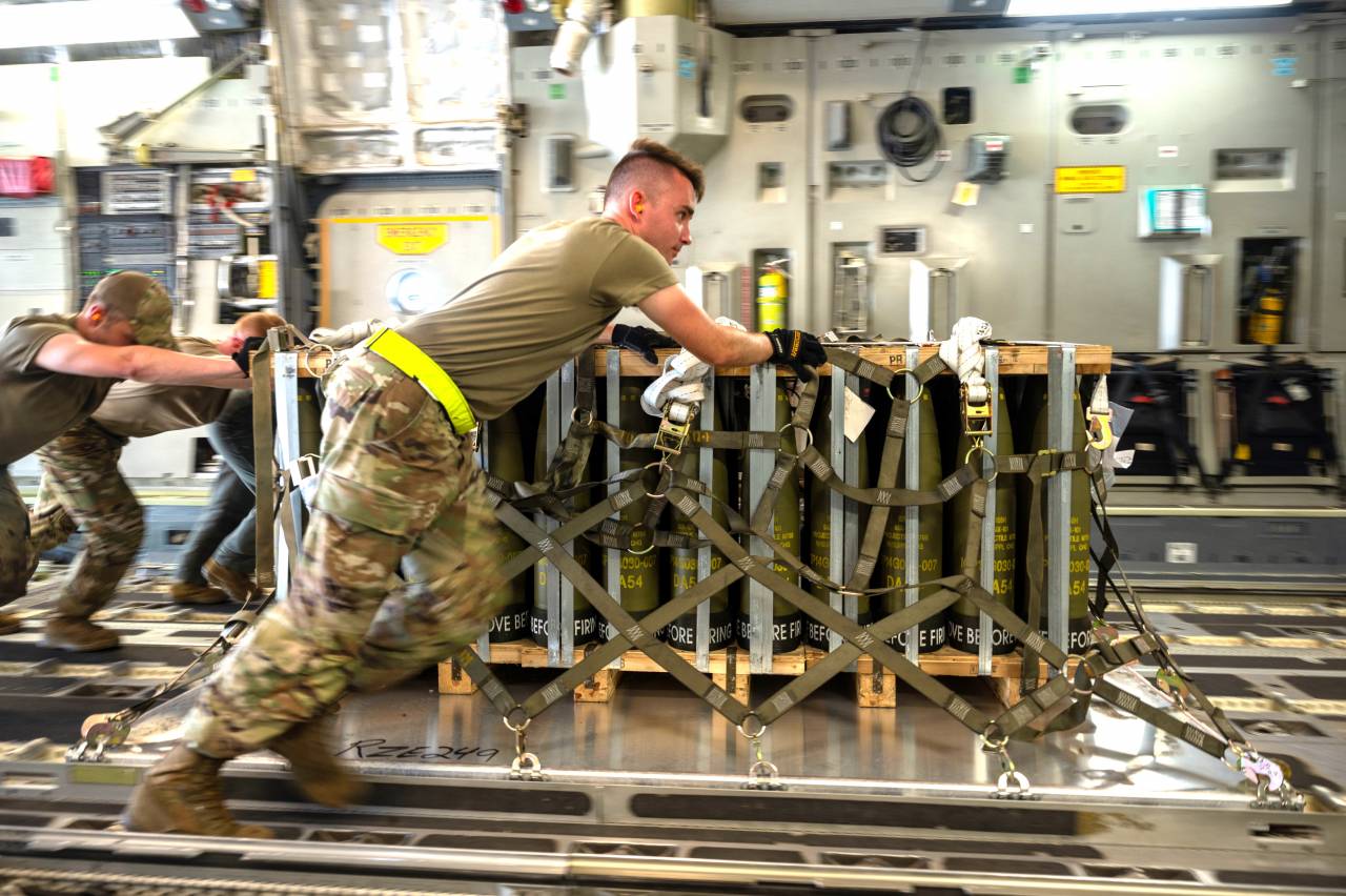 «Оборона не выстоит»: поляки о трудностях в снабжении Украины Западом «Оборона не выстоит»: поляки о трудностях в снабжении Украины Западом