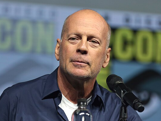 Жена тяжелобольного Брюса Уиллиса решила написать о нем книгу