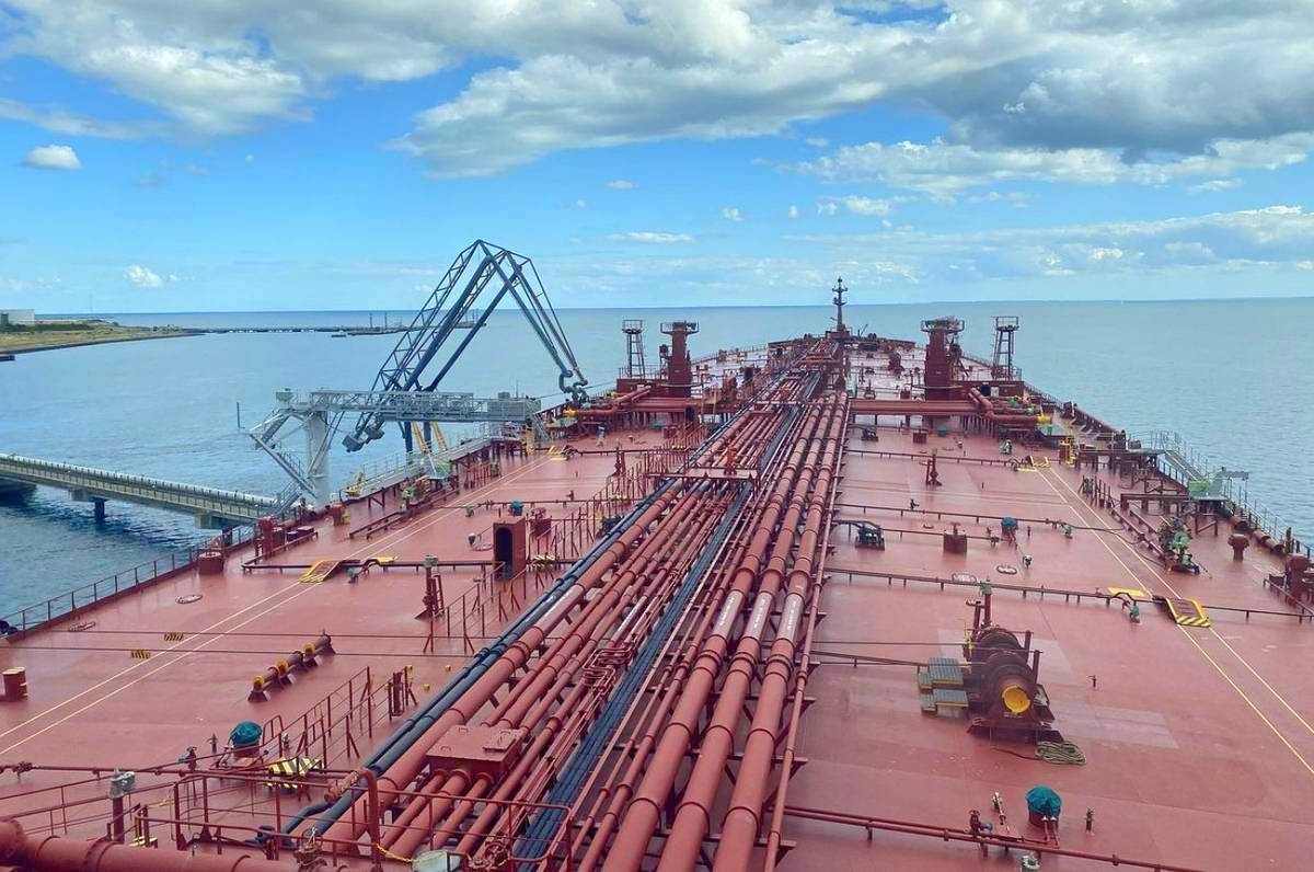 Как Британия в открытую пользуется российской нефтью под видом «дружественной»