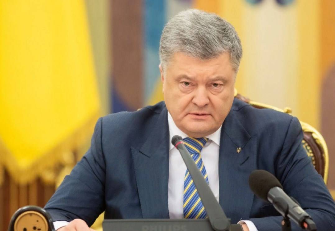 Порошенко предложил Зеленскому начать перестановки во власти с себя, а не с Залужного