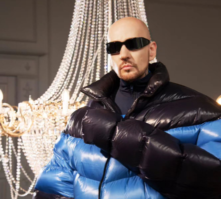 Поклонница решила подарить Андрею Звонкому вертолет за 7 млн долларов