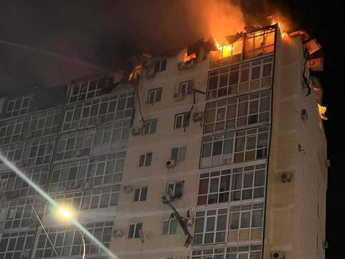 В Анапе больше пяти часов не могли потушить пожар в 11-этажном жилом доме (ФОТО, ВИДЕО) В Анапе больше пяти часов не могли потушить пожар в 11-этажном жилом доме (ФОТО, ВИДЕО)