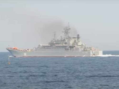 Опубликовано видео атаки ВСУ на БДК «Цезарь Куников» (ВИДЕО)