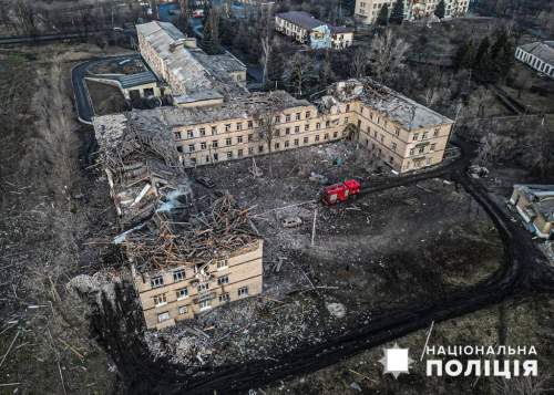 Кадры последствий удара ВС РФ по Селидово появились в Сети (ФОТО, ВИДЕО)